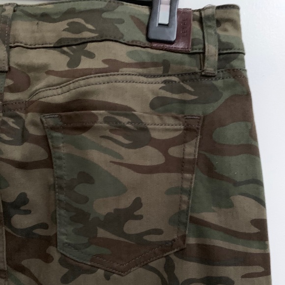 LEVEL 99 Darsey Camo Skirt - Picture 6 of 11